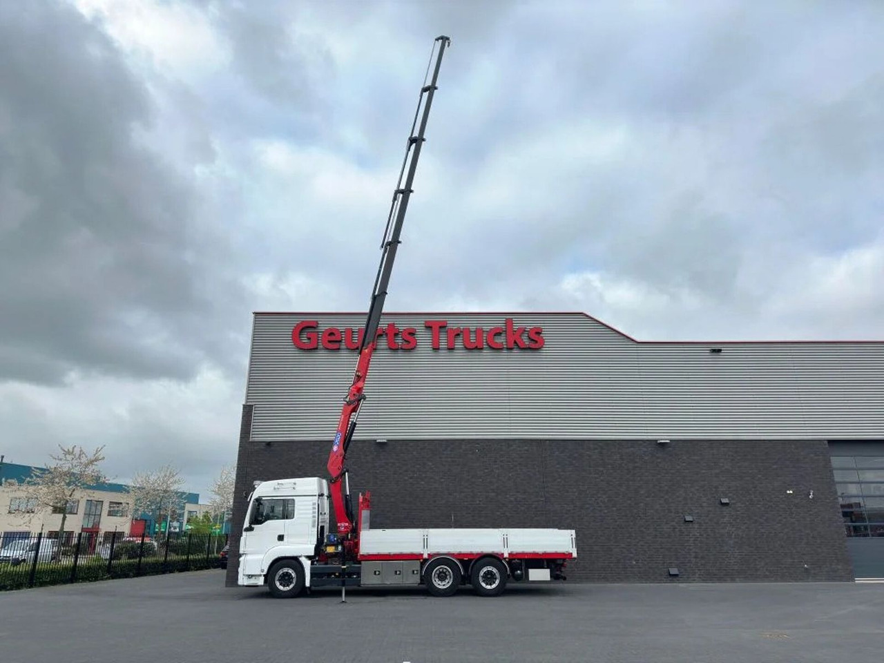 MAN TGS 26.500 6X2 + HMF 2820-K6 KRAAN/KAN/CRANE/GRU - Crane truck: picture 5 MAN TGS 26.500 6X2 + HMF 2820-K6 KRAAN/KAN/CRANE/GRU - Crane truck: picture 5