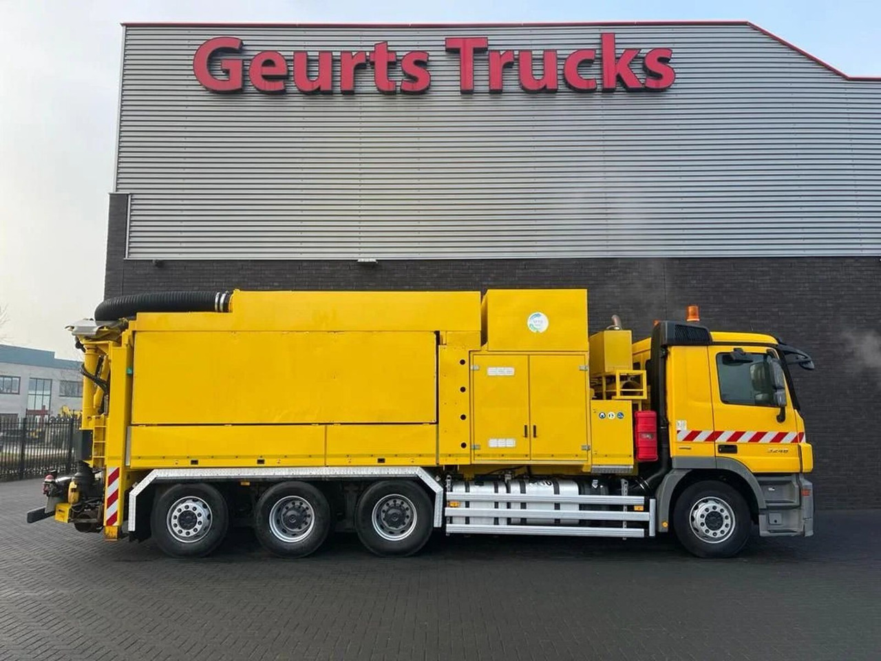 Mercedes-Benz Actros 3248 8X4 TRIDEM MTS DINO 12 SAUGBAGGER/SU - Vacuum truck: picture 4 Mercedes-Benz Actros 3248 8X4 TRIDEM MTS DINO 12 SAUGBAGGER/SU - Vacuum truck: picture 4