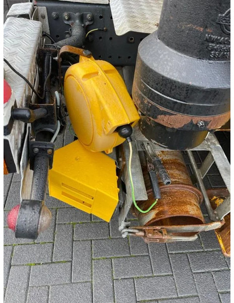 Leasing of Mercedes-Benz Actros 3248 8X4 TRIDEM MTS DINO 12 SAUGBAGGER/SUCTIONEXAVATOR/GRONDZUIGER Mercedes-Benz Actros 3248 8X4 TRIDEM MTS DINO 12 SAUGBAGGER/SUCTIONEXAVATOR/GRONDZUIGER: picture 11