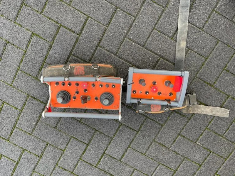 Leasing of Mercedes-Benz Actros 3248 8X4 TRIDEM MTS DINO 12 SAUGBAGGER/SUCTIONEXAVATOR/GRONDZUIGER Mercedes-Benz Actros 3248 8X4 TRIDEM MTS DINO 12 SAUGBAGGER/SUCTIONEXAVATOR/GRONDZUIGER: picture 16