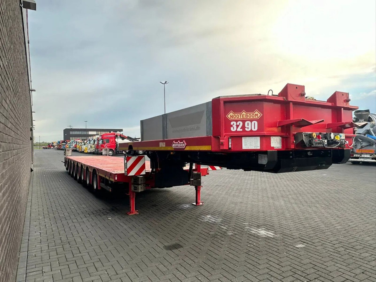 Nooteboom MCO-121-08V 8 AXEL SEMIE LOWLOADER 1X EXTENDABLE - Low loader semi-trailer: picture 4 Nooteboom MCO-121-08V 8 AXEL SEMIE LOWLOADER 1X EXTENDABLE - Low loader semi-trailer: picture 4