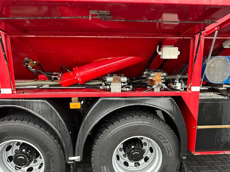 Concrete pump truck Renault C460 8X4 MC MACHINE CHAPE/EPS./MORTEL/CEMENT/SCREED: picture 11 Concrete pump truck Renault C460 8X4 MC MACHINE CHAPE/EPS./MORTEL/CEMENT/SCREED: picture 11