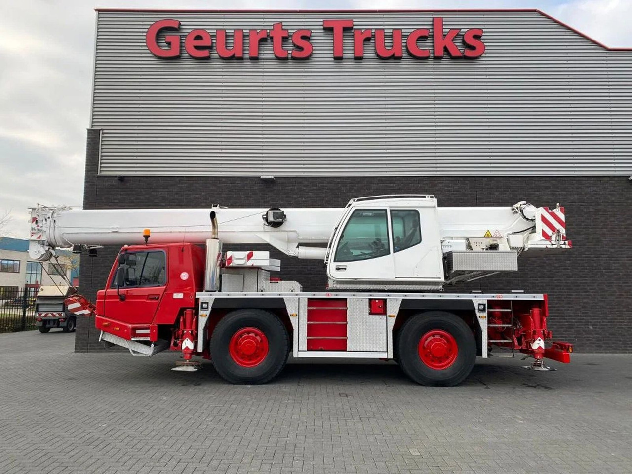 Tadano ATF 40G-2 KRAAN/KRAN/CRANE/GRUA - Tower crane: picture 1 Tadano ATF 40G-2 KRAAN/KRAN/CRANE/GRUA - Tower crane: picture 1