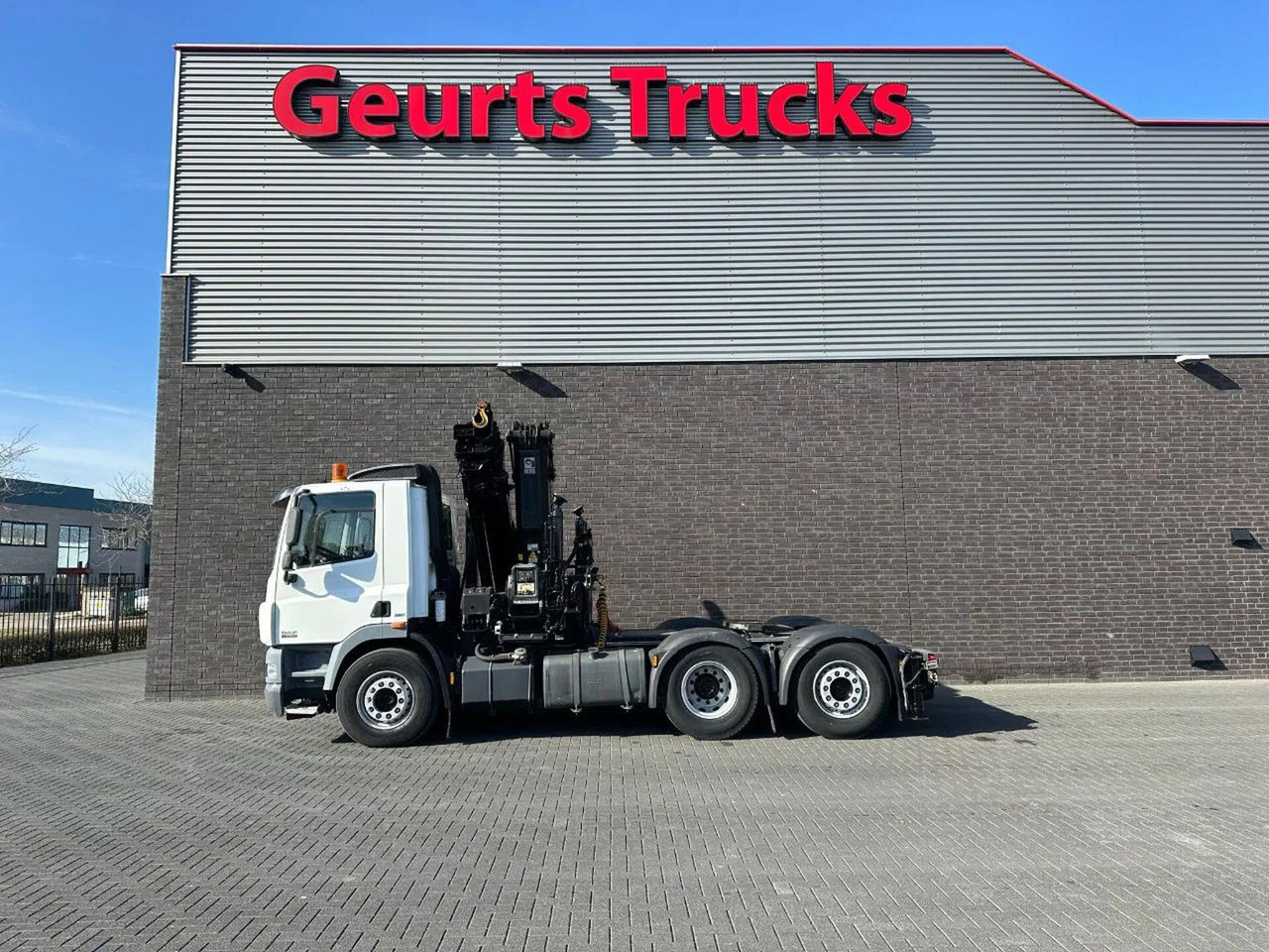 DAF CF 85 410 6X2 + HIAB 422EP-5 HIPRO TREKKER/SATTE - Tractor unit: picture 5 DAF CF 85 410 6X2 + HIAB 422EP-5 HIPRO TREKKER/SATTE - Tractor unit: picture 5