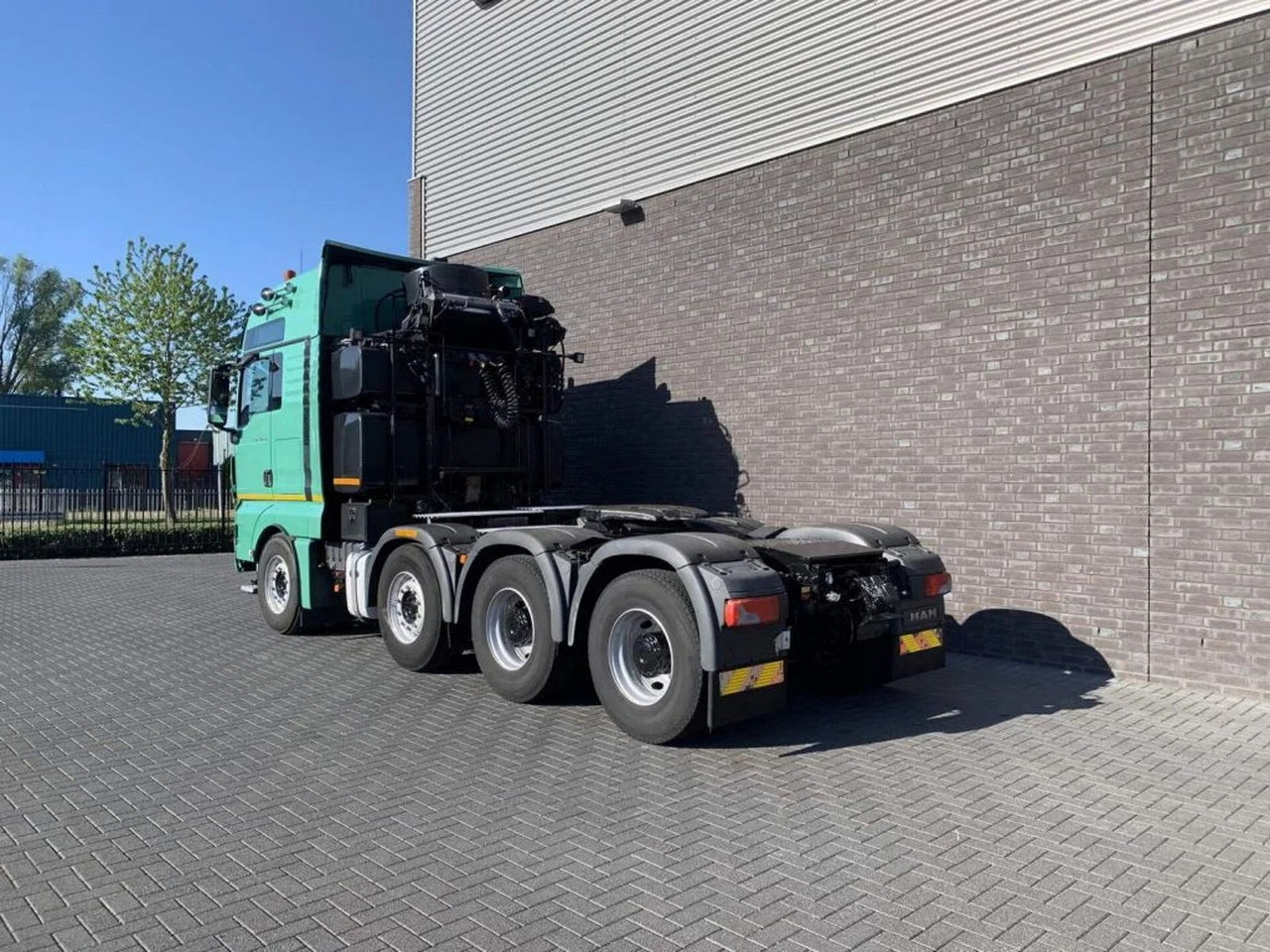 MAN TGX 41.680 V8 8X4 HEAVY DUTY TRACTOR 250 TONS - Tractor unit: picture 3 MAN TGX 41.680 V8 8X4 HEAVY DUTY TRACTOR 250 TONS - Tractor unit: picture 3