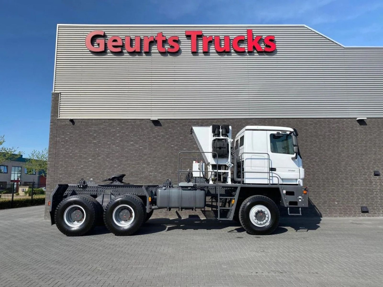 Mercedes-Benz TITAN 5560 Z52-600 F TITAN 5560 Z52-600 F 6X6 HE - Tractor unit: picture 4 Mercedes-Benz TITAN 5560 Z52-600 F TITAN 5560 Z52-600 F 6X6 HE - Tractor unit: picture 4