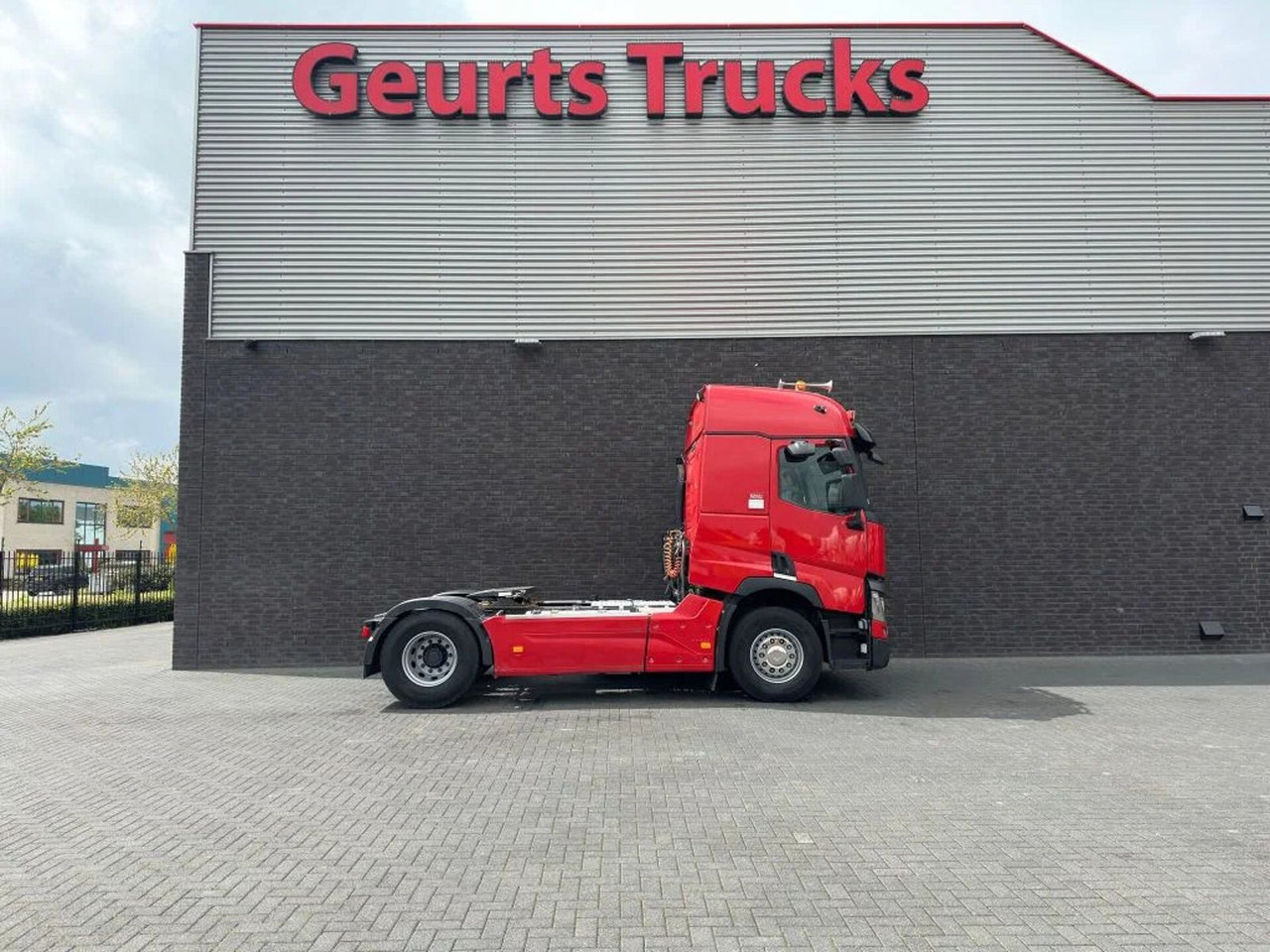 Renault T460 4X2 TREKKER/TRACTOR/SZM + KIPPER/TIPPER HYD - Tractor unit: picture 4 Renault T460 4X2 TREKKER/TRACTOR/SZM + KIPPER/TIPPER HYD - Tractor unit: picture 4