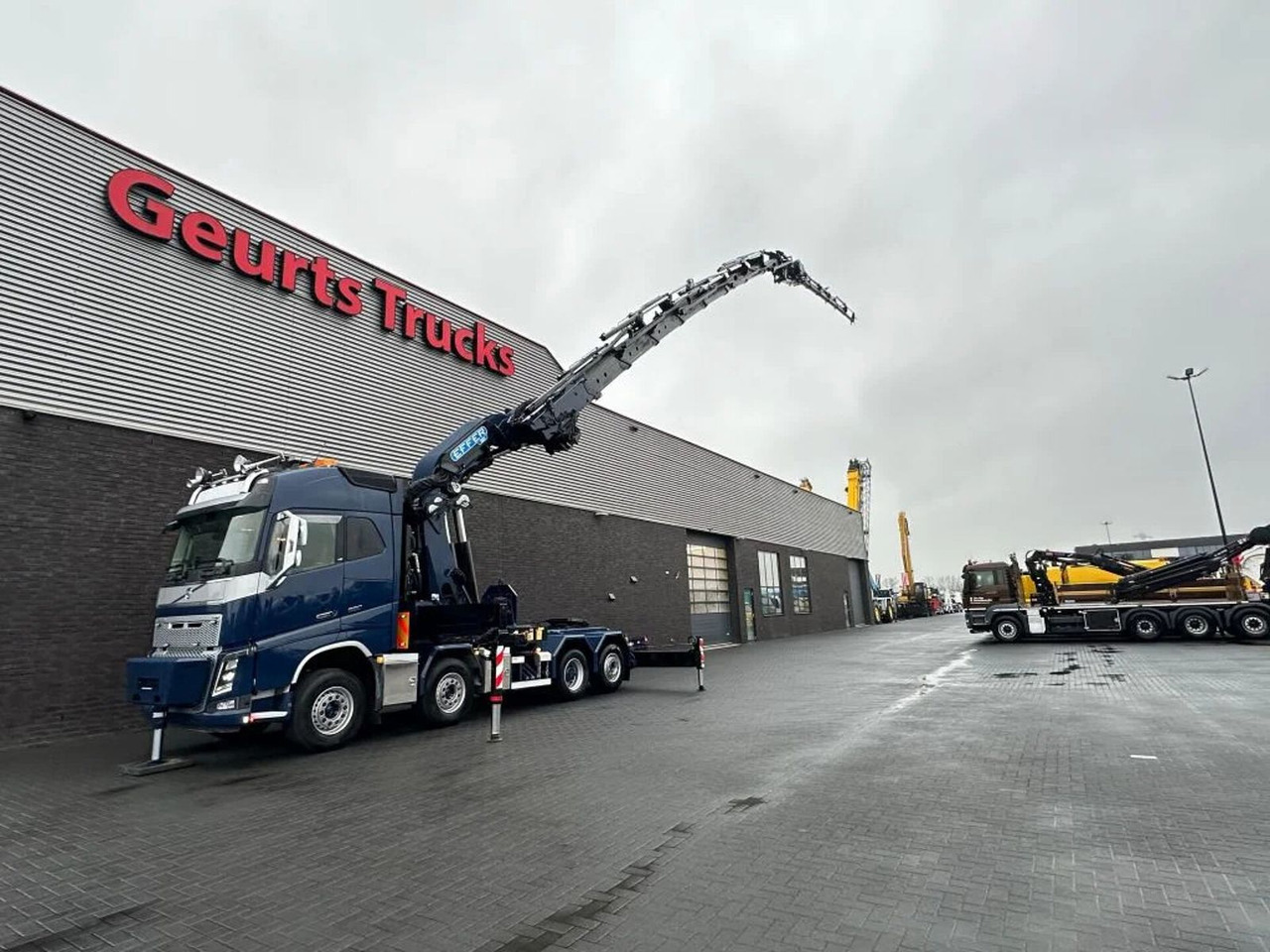Volvo FH 16.650 8X2 + EFFER 1855/8S + JIB 6S HEAVY DUT - Tractor unit: picture 2 Volvo FH 16.650 8X2 + EFFER 1855/8S + JIB 6S HEAVY DUT - Tractor unit: picture 2