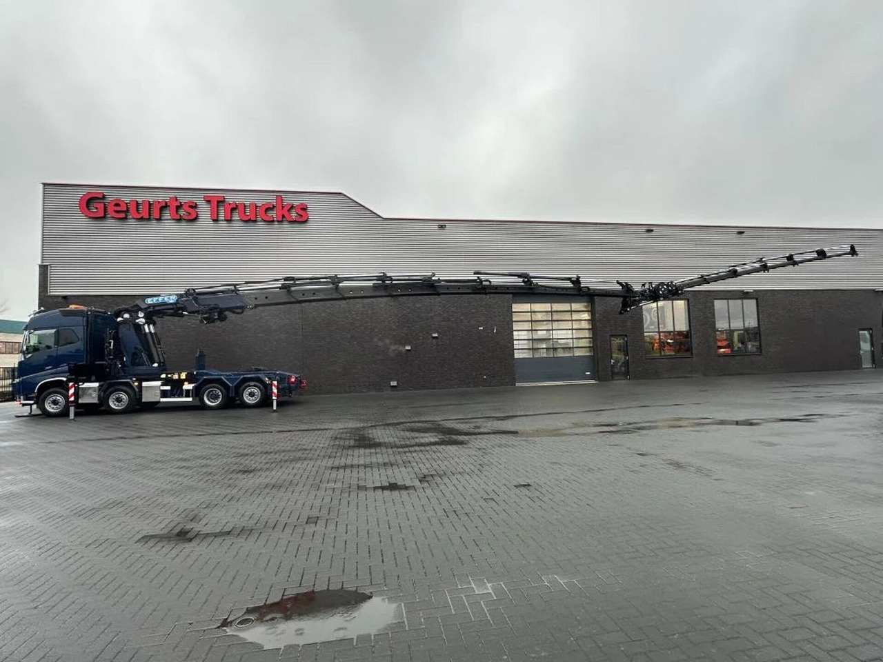 Volvo FH 16.650 8X2 + EFFER 1855/8S + JIB 6S HEAVY DUT - Tractor unit: picture 3 Volvo FH 16.650 8X2 + EFFER 1855/8S + JIB 6S HEAVY DUT - Tractor unit: picture 3