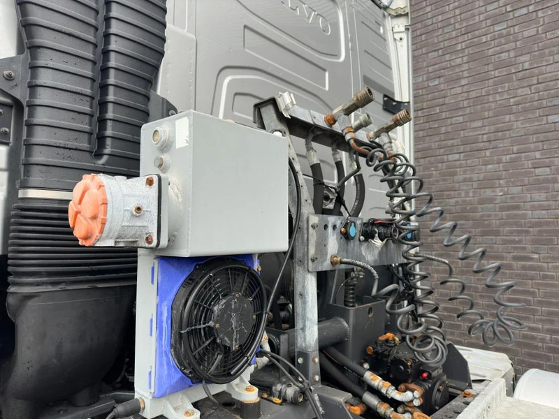 Tractor unit Volvo FH 460 6X4 TREKKER/TRACTOR/SZM EURO 6 HYDRAULIC: picture 13 Tractor unit Volvo FH 460 6X4 TREKKER/TRACTOR/SZM EURO 6 HYDRAULIC: picture 13