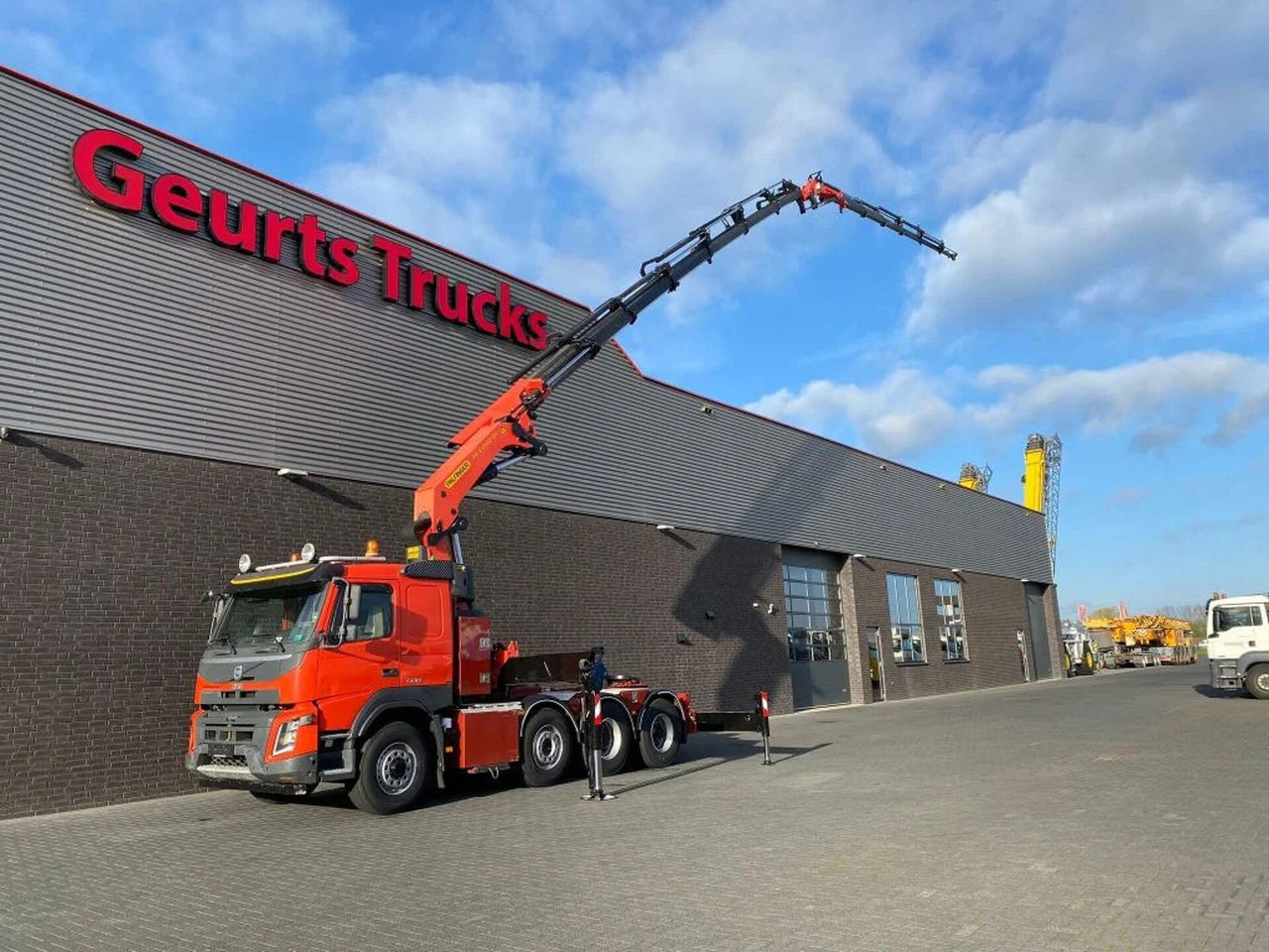 Volvo FMX 500 8X6 + PALFINGER PK 65002-SH F + JIB PJ 1 - Tractor unit: picture 2 Volvo FMX 500 8X6 + PALFINGER PK 65002-SH F + JIB PJ 1 - Tractor unit: picture 2