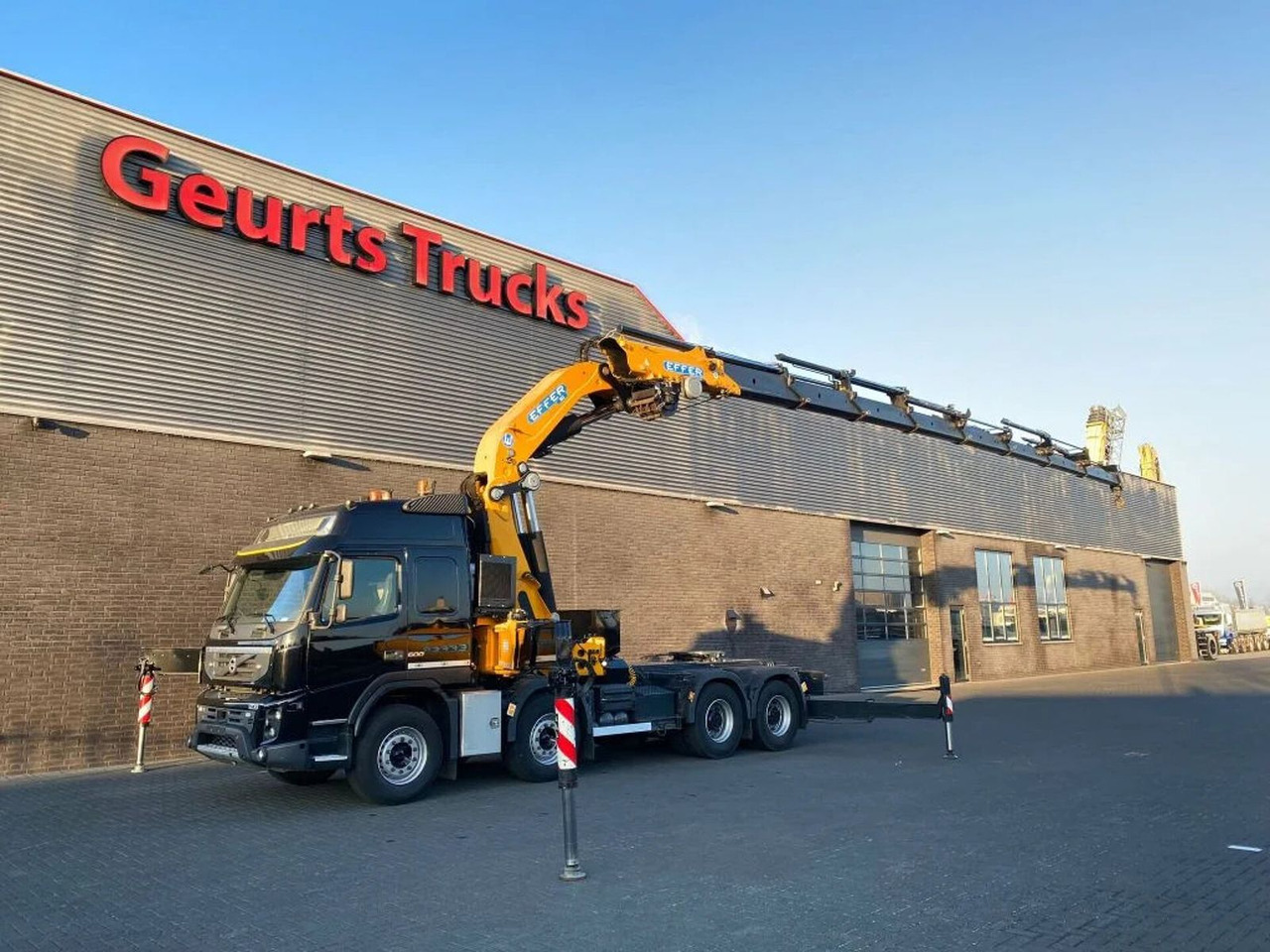 Volvo FMX 500 8X4 TREKKER-BAKWAGEN COMBI + EFFER 955/8 - Crane truck: picture 3 Volvo FMX 500 8X4 TREKKER-BAKWAGEN COMBI + EFFER 955/8 - Crane truck: picture 3