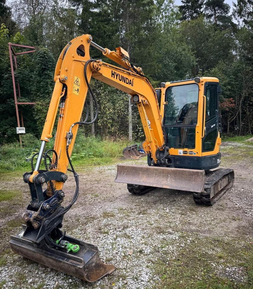 Hyundai R35Z - 9 - Mini excavator: picture 3 Hyundai R35Z - 9 - Mini excavator: picture 3