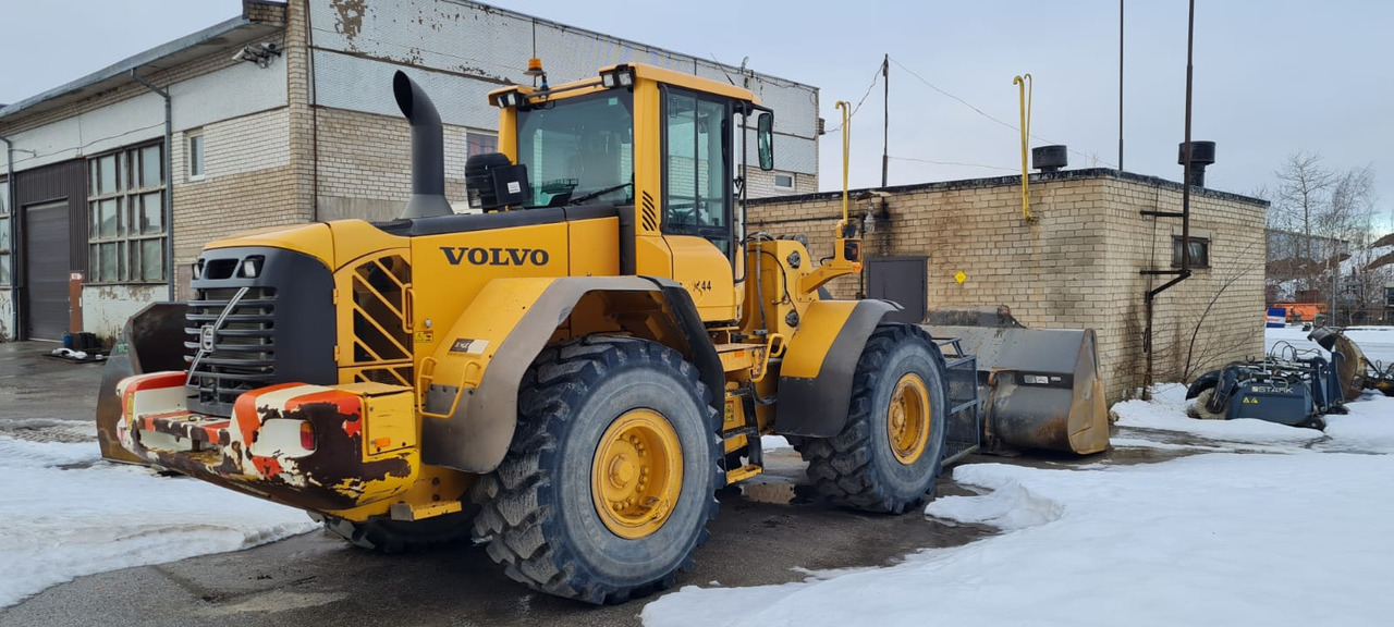 VOLVO L120F reserved 1 week - Wheel loader: picture 5 VOLVO L120F reserved 1 week - Wheel loader: picture 5