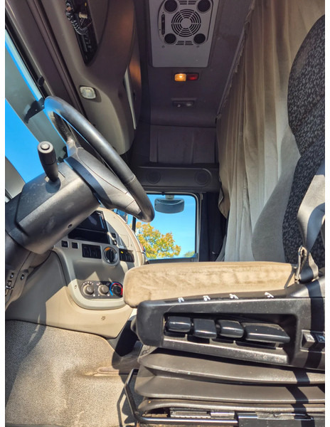 DAF XF 105-460pk .... only 618000km. - Tractor unit: picture 4 DAF XF 105-460pk .... only 618000km. - Tractor unit: picture 4
