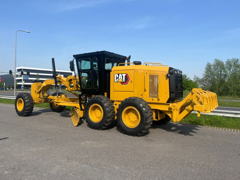 Caterpillar 140GC - Push block / Ripper / New Tires - Grader: picture 3 Caterpillar 140GC - Push block / Ripper / New Tires - Grader: picture 3