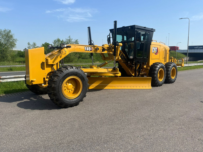 Caterpillar 140GC - Push block / Ripper / New Tires - Grader: picture 3 Caterpillar 140GC - Push block / Ripper / New Tires - Grader: picture 3