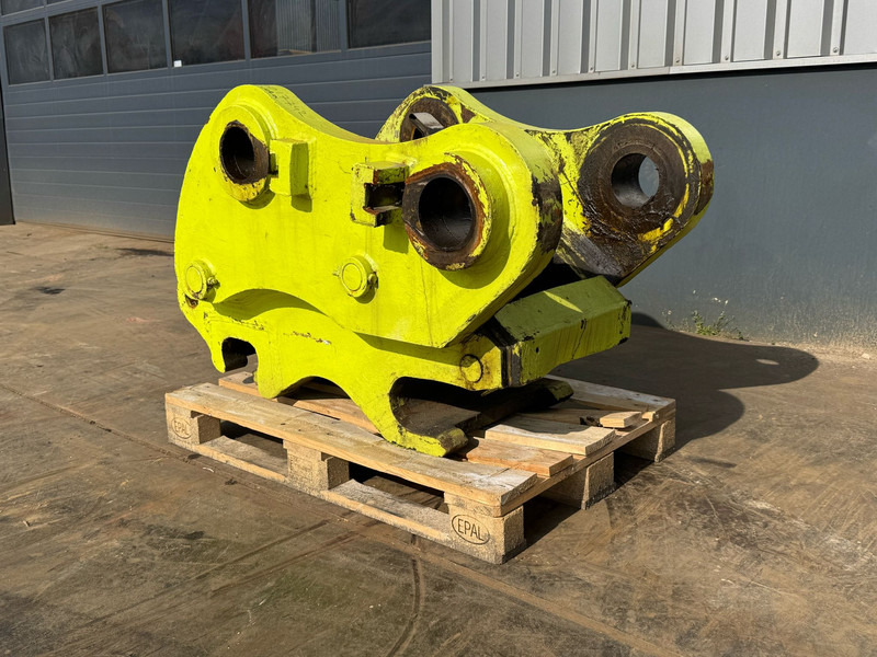 Caterpillar 352F Miller Pin-On Quick Coupler - Quick coupler: picture 1 Caterpillar 352F Miller Pin-On Quick Coupler - Quick coupler: picture 1