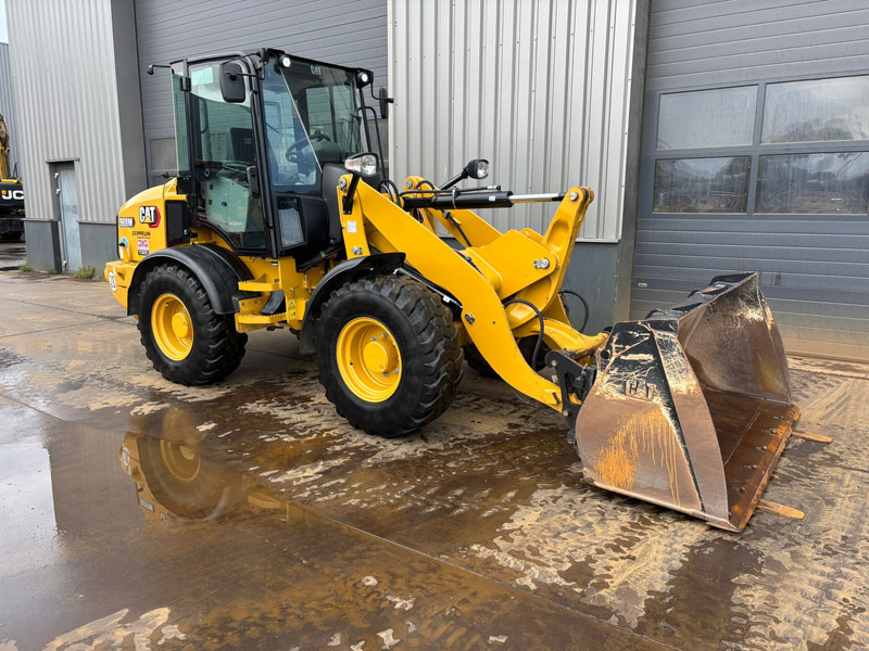 Wheel loader Caterpillar 908M: picture 7