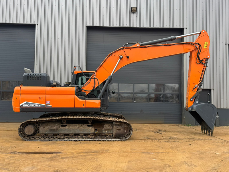Excavator Doosan DX225LC-7: picture 6
