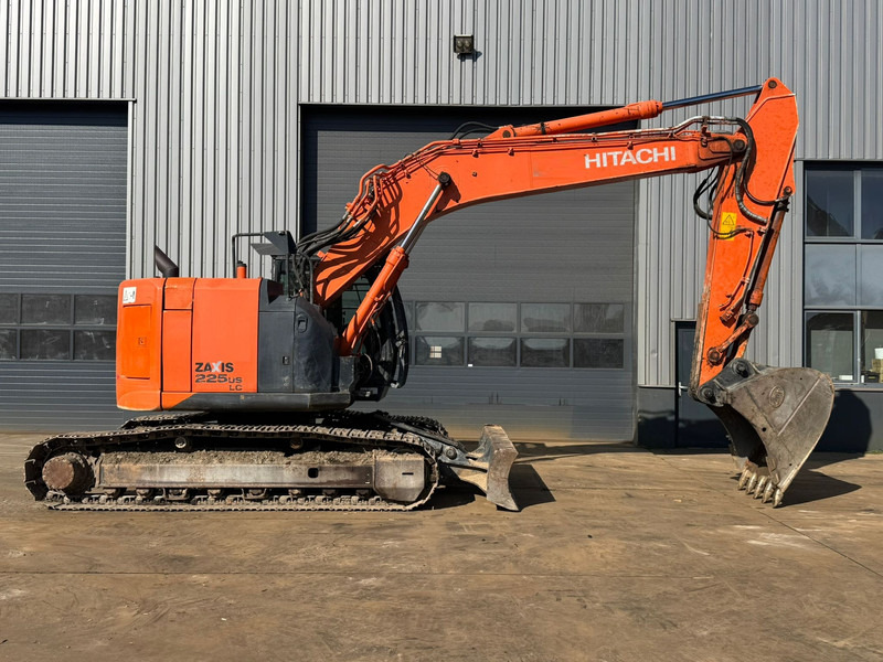 Hitachi ZX225USLC-5B - Crawler excavator: picture 1 Hitachi ZX225USLC-5B - Crawler excavator: picture 1