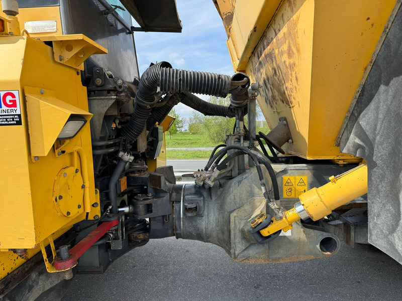 Komatsu HM300-2 - Articulated dumper: picture 5 Komatsu HM300-2 - Articulated dumper: picture 5