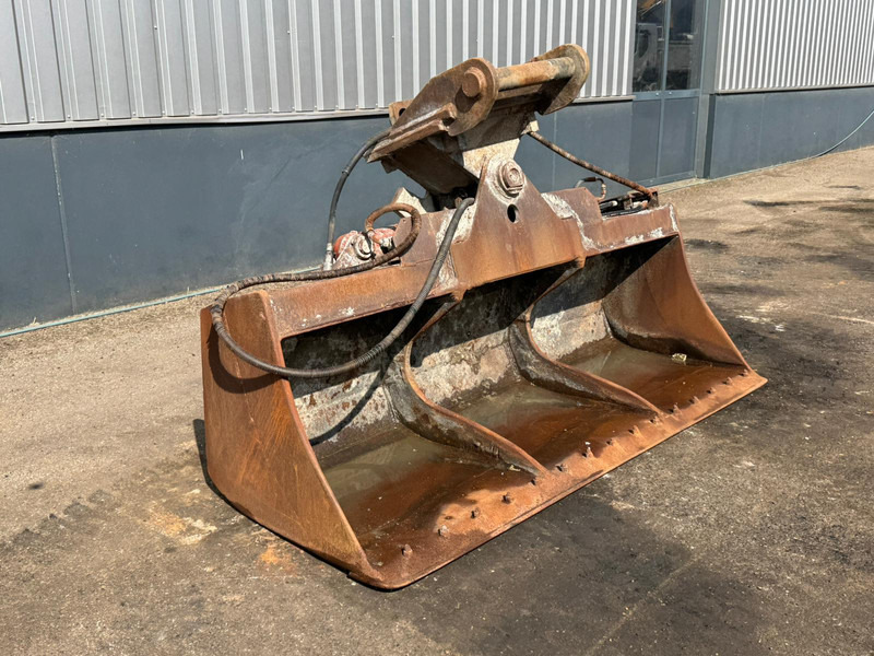 Lehnhoff Kantelbak NGT4-2400 MS25 - Bucket: picture 3 Lehnhoff Kantelbak NGT4-2400 MS25 - Bucket: picture 3