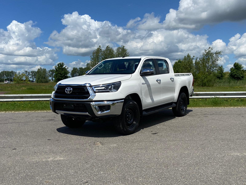 Toyota Hilux DC 2.4L 4X4 DIESEL,M/T, MY22 2.4L Diesel - Car: picture 1 Toyota Hilux DC 2.4L 4X4 DIESEL,M/T, MY22 2.4L Diesel - Car: picture 1