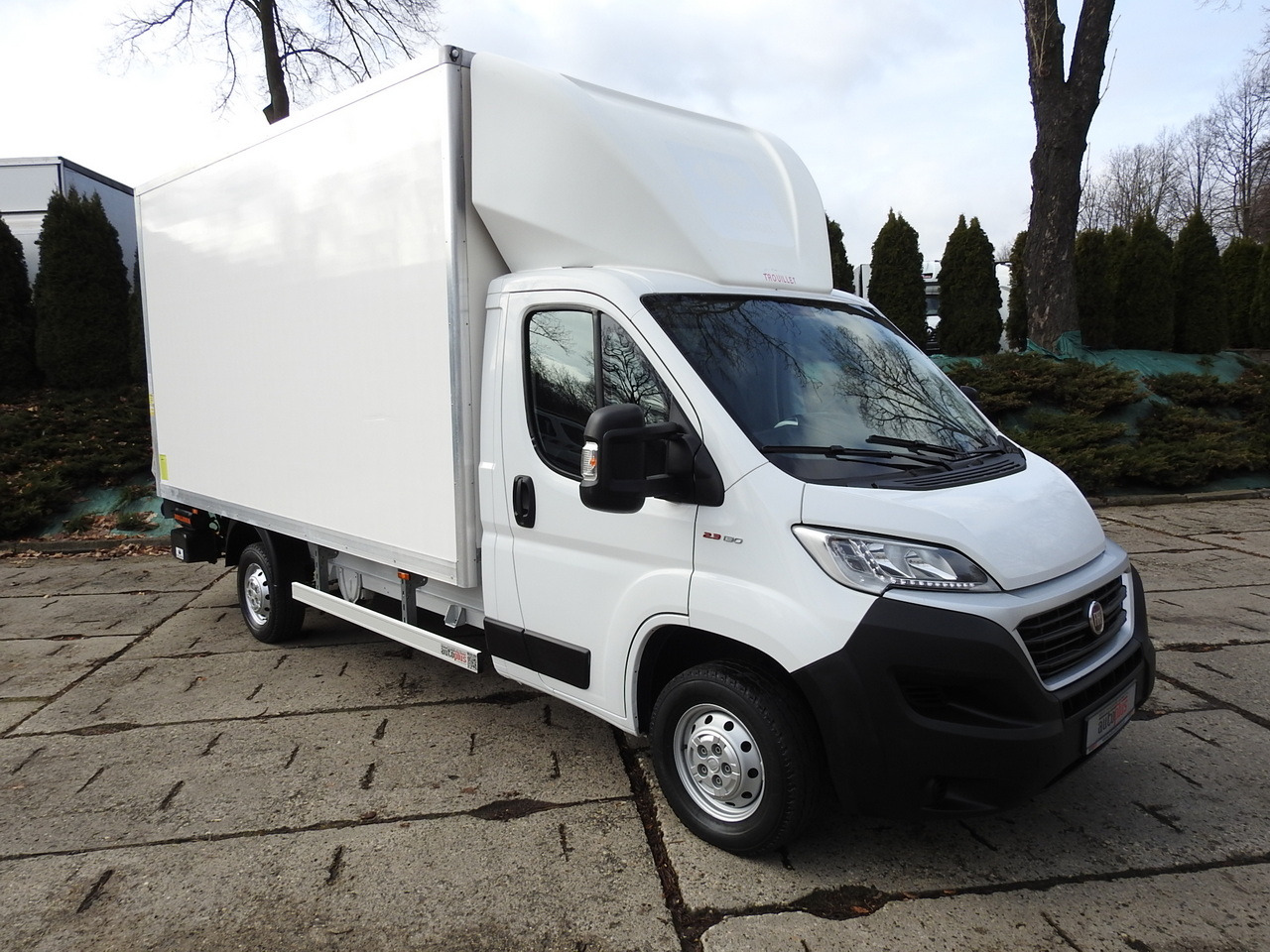 Box van FIAT DUCATO BOX LIFT 8 PALLETS CRUISE CONTROL NAVIGATION AIR CONDITIONING LED LIGHTS  130HP: picture 21
