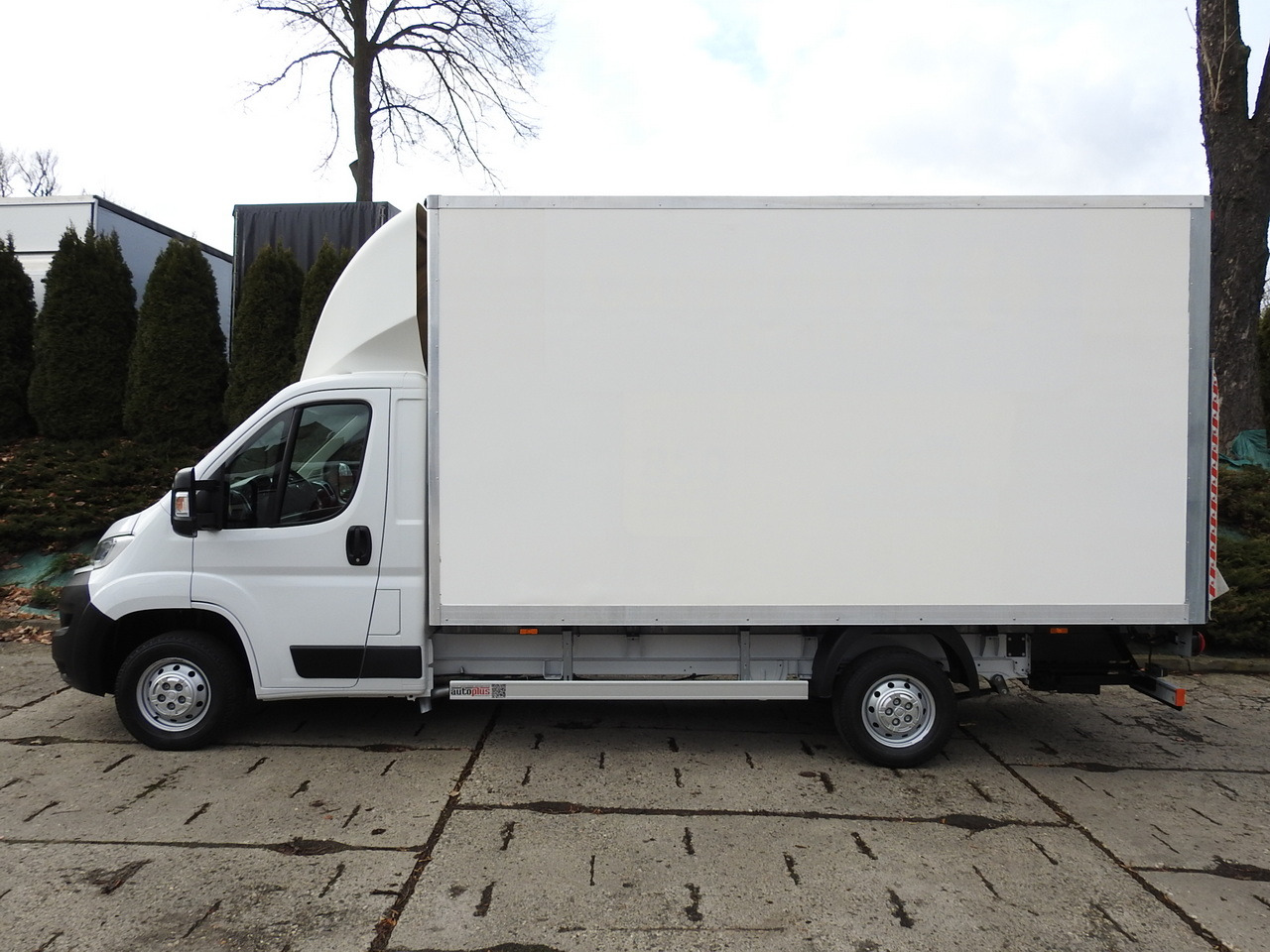 Box van FIAT DUCATO BOX LIFT 8 PALLETS CRUISE CONTROL NAVIGATION AIR CONDITIONING LED LIGHTS  130HP: picture 8