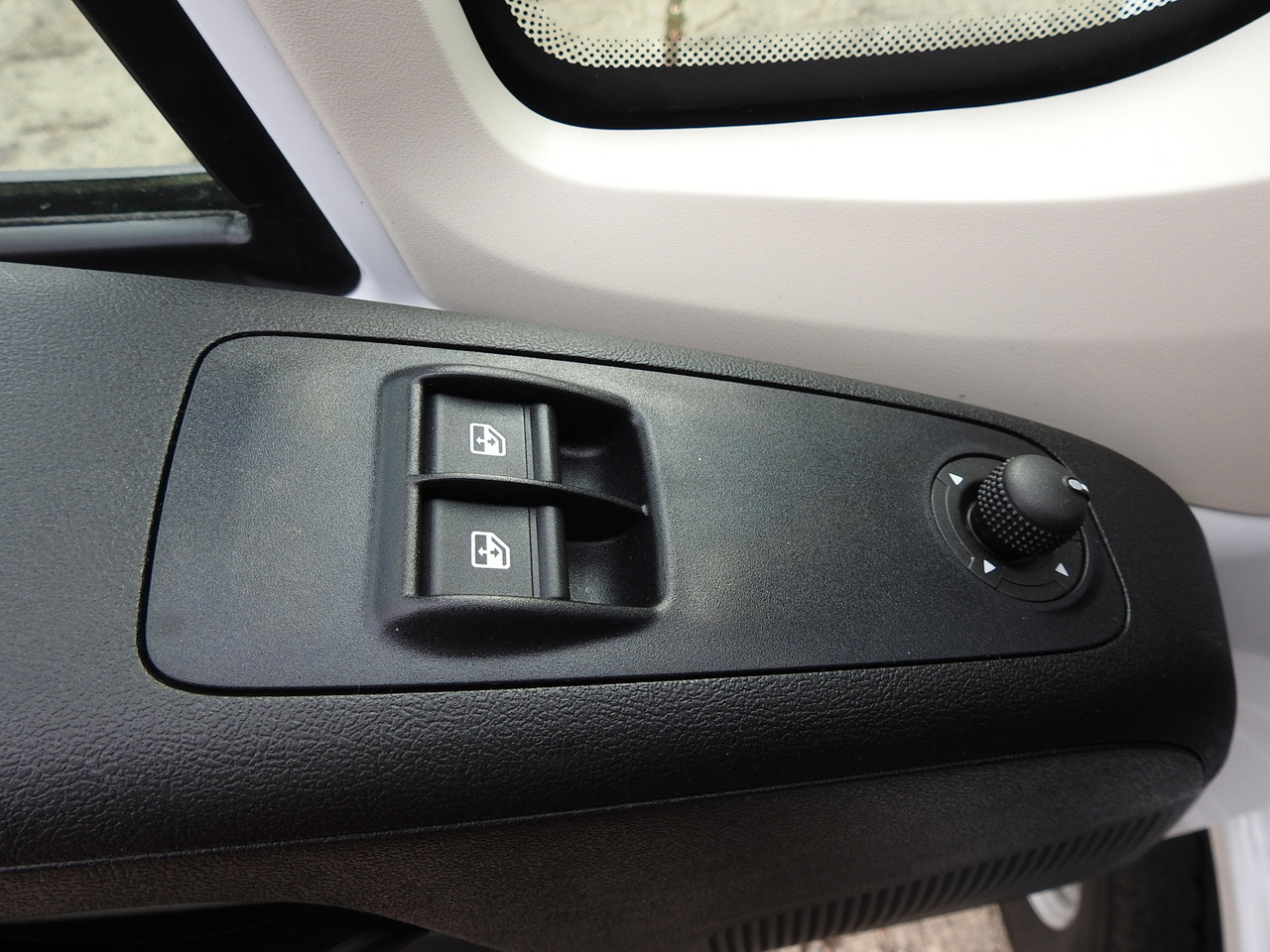Box van FIAT DUCATO BOX LIFT 8 PALLETS CRUISE CONTROL NAVIGATION AIR CONDITIONING LED LIGHTS  130HP: picture 28