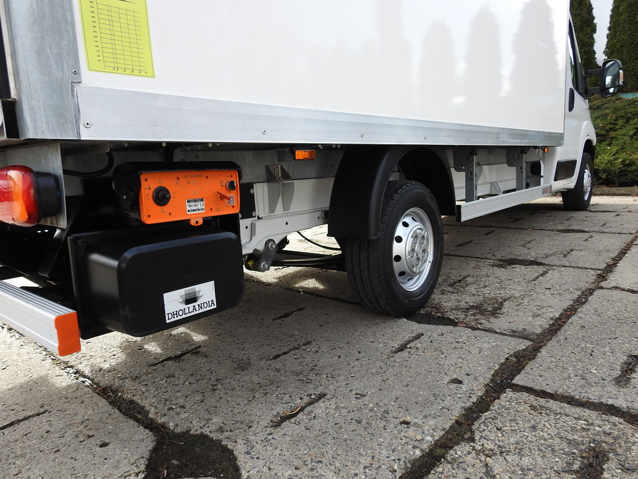 Box van FIAT DUCATO BOX LIFT 8 PALLETS CRUISE CONTROL NAVIGATION AIR CONDITIONING LED LIGHTS  130HP: picture 17