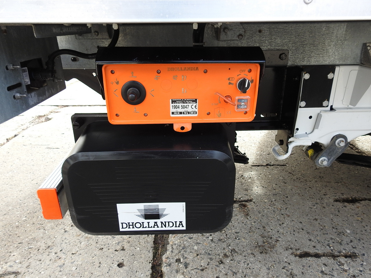 Box van FIAT DUCATO BOX LIFT 8 PALLETS CRUISE CONTROL NAVIGATION AIR CONDITIONING LED LIGHTS  130HP: picture 23