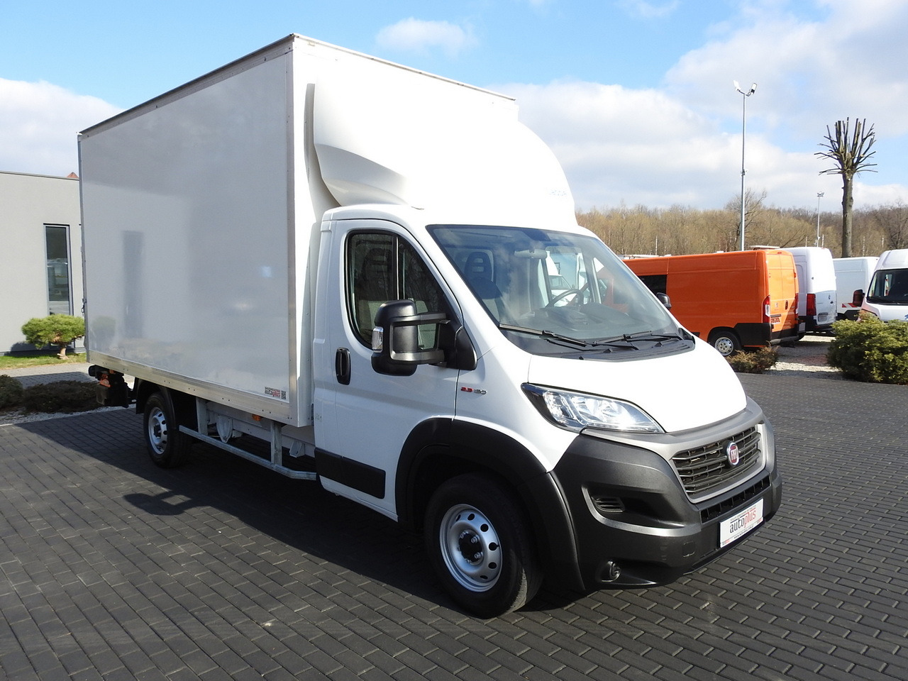 FIAT DUCATO BOX LIFT 8 PALLETS CRUISE CONTROL NAVIGATION LED LIGHTS AIR CONDITIONING 130HP - Box van: picture 4 FIAT DUCATO BOX LIFT 8 PALLETS CRUISE CONTROL NAVIGATION LED LIGHTS AIR CONDITIONING 130HP - Box van: picture 4