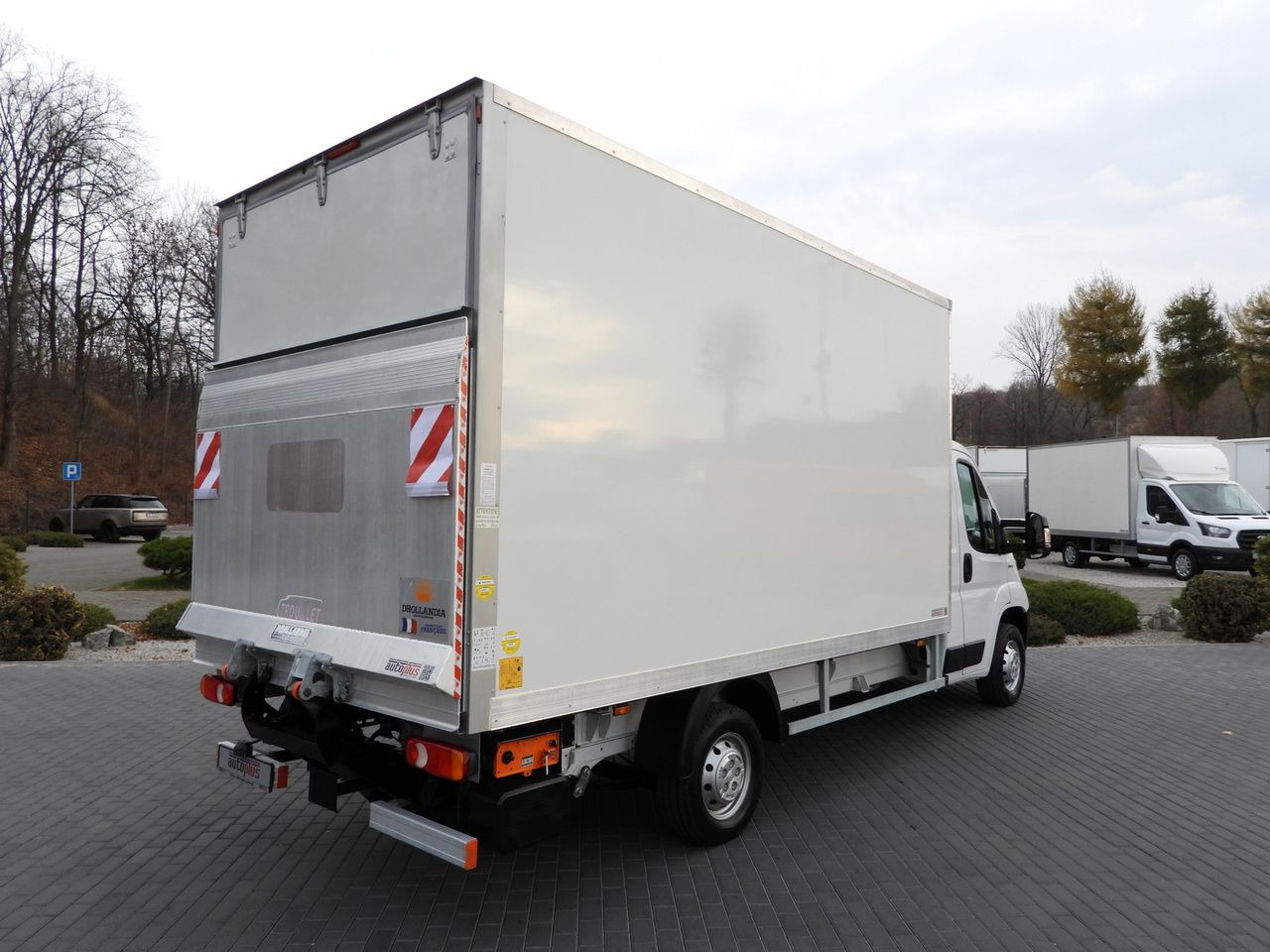 FIAT DUCATO BOX LIFT 8 PALLETS CRUISE CONTROL NAVIGATION LED LIGHTS AIR CONDITIONING 130HP - Box van: picture 3 FIAT DUCATO BOX LIFT 8 PALLETS CRUISE CONTROL NAVIGATION LED LIGHTS AIR CONDITIONING 130HP - Box van: picture 3