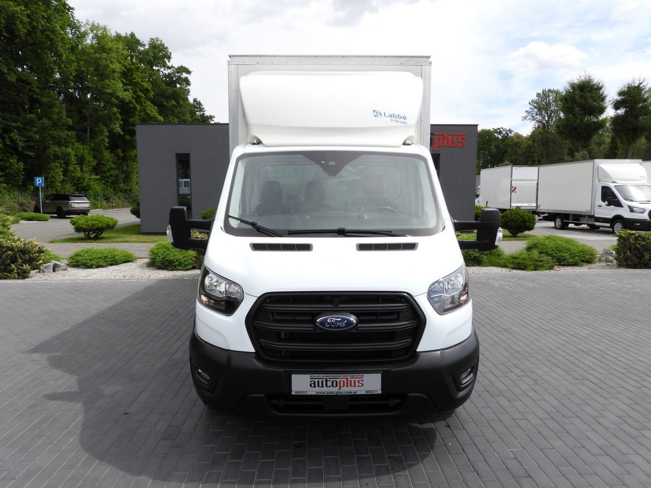 FORD TRANSIT BOX 8 PALLETS CRUISE CONTROL AIR CONDITIONING 130HP - Box van: picture 5 FORD TRANSIT BOX 8 PALLETS CRUISE CONTROL AIR CONDITIONING 130HP - Box van: picture 5