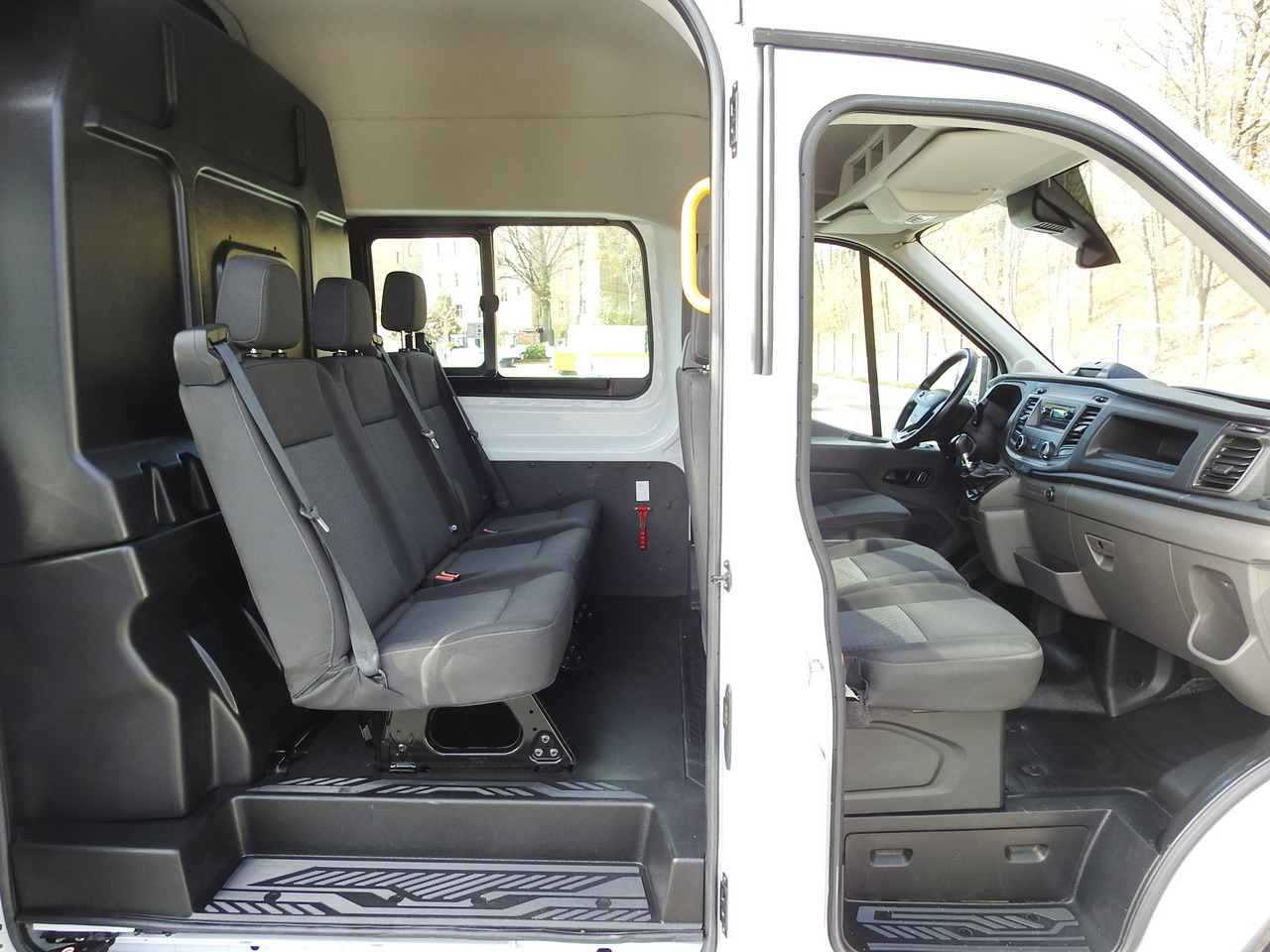Panel van FORD TRANSIT BOX DELIVERY VAN 6 SEATS CRUISE CONTROL AIR CONDITIONING LED LIGHTS  130HP: picture 37