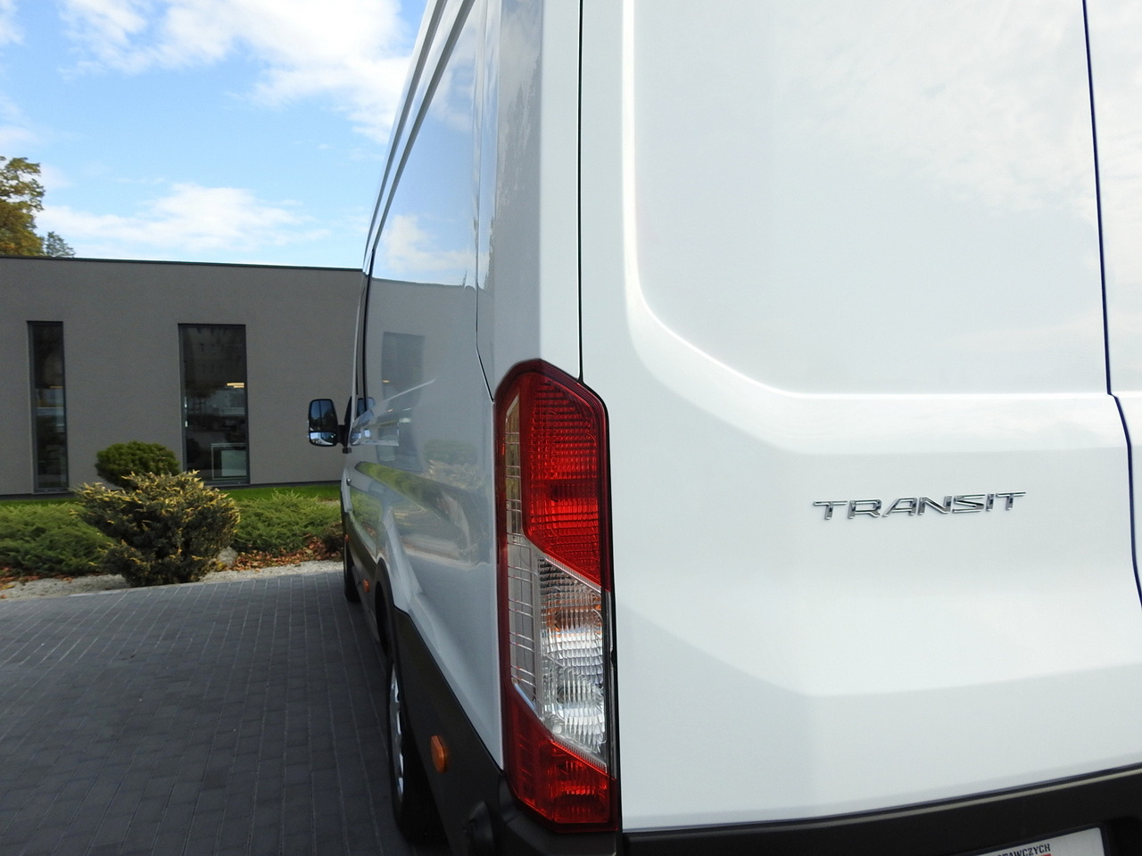 Panel van FORD TRANSIT BOX DELIVERY VAN 6 SEATS CRUISE CONTROL AIR CONDITIONING LED LIGHTS  130HP: picture 16