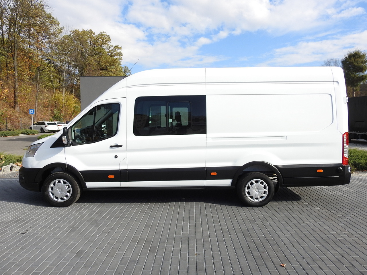 Panel van FORD TRANSIT BOX DELIVERY VAN 6 SEATS CRUISE CONTROL AIR CONDITIONING LED LIGHTS  130HP: picture 9