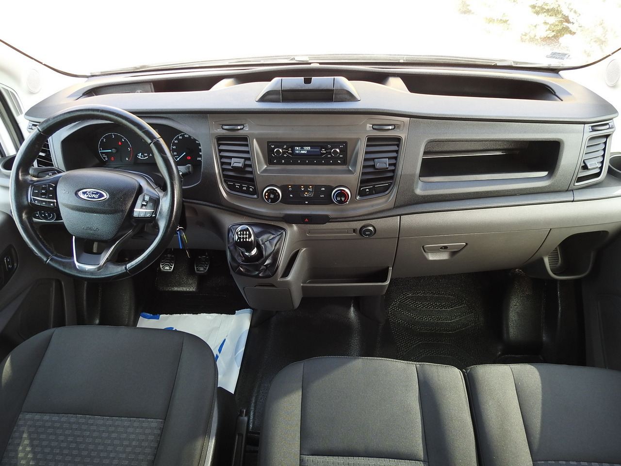 Panel van FORD TRANSIT BOX DELIVERY VAN 6 SEATS CRUISE CONTROL AIR CONDITIONING LED LIGHTS  130HP: picture 25