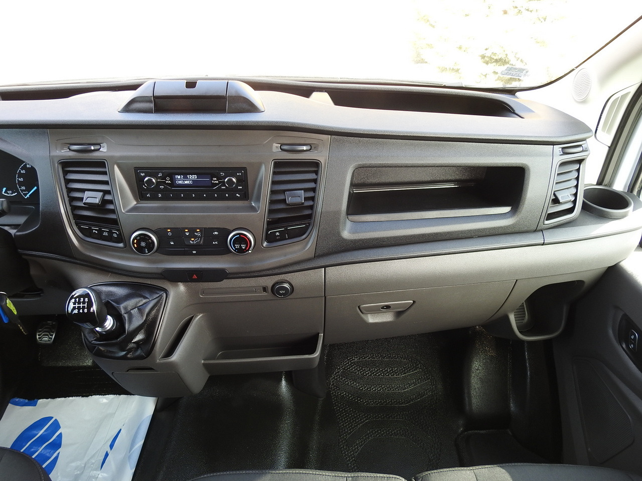 Panel van FORD TRANSIT BOX DELIVERY VAN 6 SEATS CRUISE CONTROL AIR CONDITIONING LED LIGHTS  130HP: picture 30