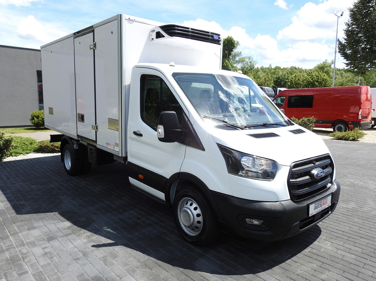 FORD TRANSIT REGRIGERATOR BOX 0*C POWER SUPPLY 230V CRUISE CONTROL AIR CONDITIONING TWIN WHEELS 170HP - Refrigerated van: picture 4 FORD TRANSIT REGRIGERATOR BOX 0*C POWER SUPPLY 230V CRUISE CONTROL AIR CONDITIONING TWIN WHEELS 170HP - Refrigerated van: picture 4