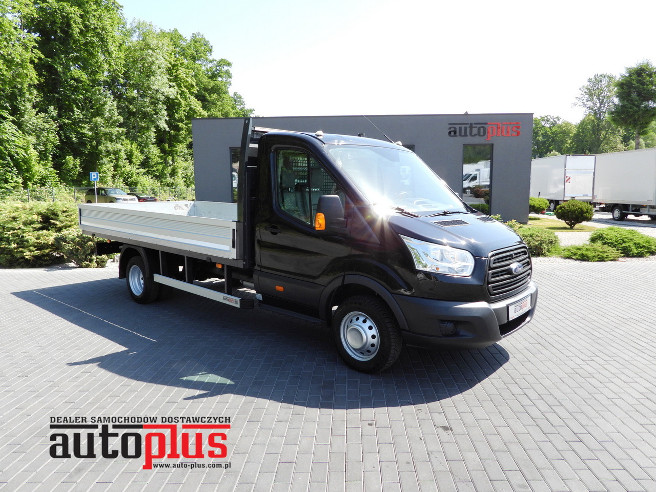 FORD TRANSIT STAKE BODY 8 PALLETS CRUISE CONTROL TWIN WHEELS AIR CONDITIONING 125HP - Flatbed van: picture 1 FORD TRANSIT STAKE BODY 8 PALLETS CRUISE CONTROL TWIN WHEELS AIR CONDITIONING 125HP - Flatbed van: picture 1