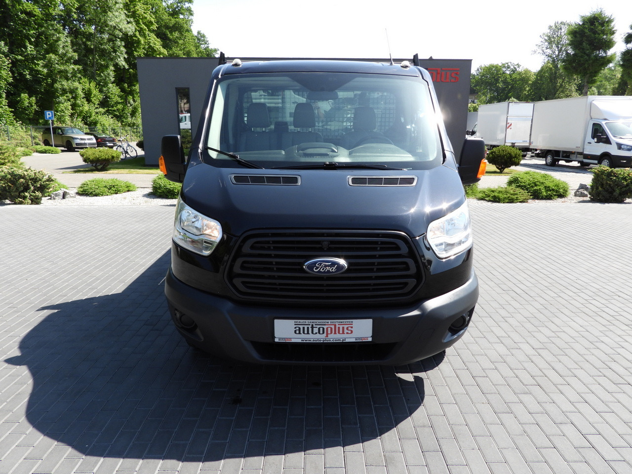 FORD TRANSIT STAKE BODY 8 PALLETS CRUISE CONTROL TWIN WHEELS AIR CONDITIONING 125HP - Flatbed van: picture 5 FORD TRANSIT STAKE BODY 8 PALLETS CRUISE CONTROL TWIN WHEELS AIR CONDITIONING 125HP - Flatbed van: picture 5