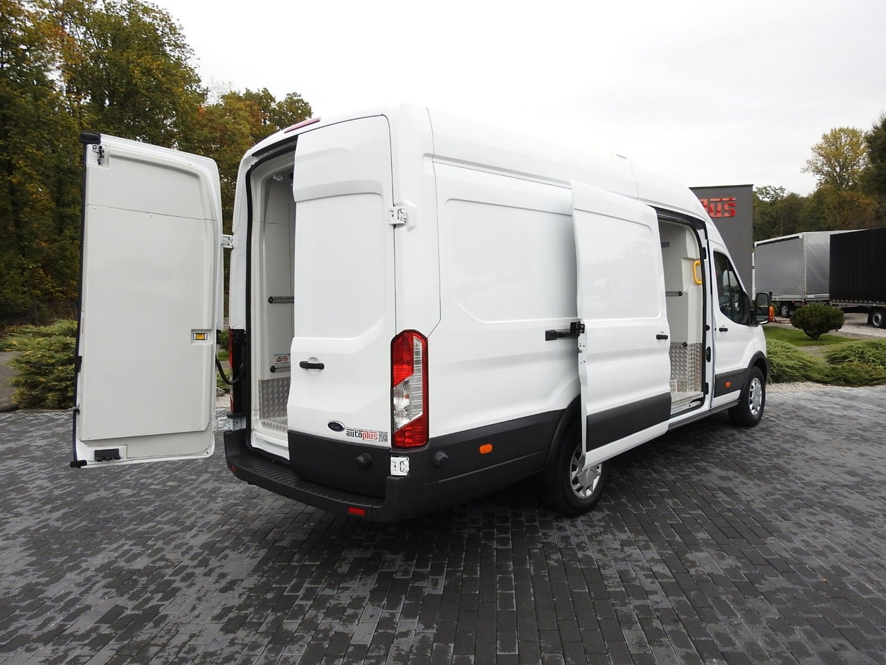 Ford TRANSIT KÜHLKASTENWAGEN 0*C HEIZFUNKTION Ford TRANSIT KÜHLKASTENWAGEN 0*C HEIZFUNKTION - Refrigerated van: picture 3 Ford TRANSIT KÜHLKASTENWAGEN 0*C HEIZFUNKTION Ford TRANSIT KÜHLKASTENWAGEN 0*C HEIZFUNKTION - Refrigerated van: picture 3