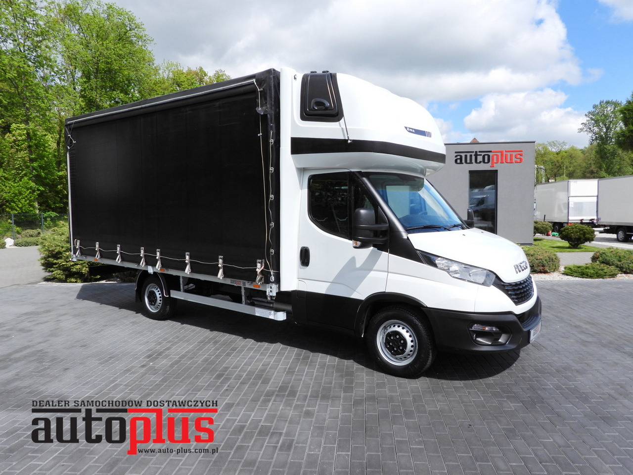 IVECO DAILY 35S18 TARPAULIN 10 PALLETS WEBASTO CRUISE CONTROL AIR CONDITIONING 180HP - Curtain side van: picture 1 IVECO DAILY 35S18 TARPAULIN 10 PALLETS WEBASTO CRUISE CONTROL AIR CONDITIONING 180HP - Curtain side van: picture 1