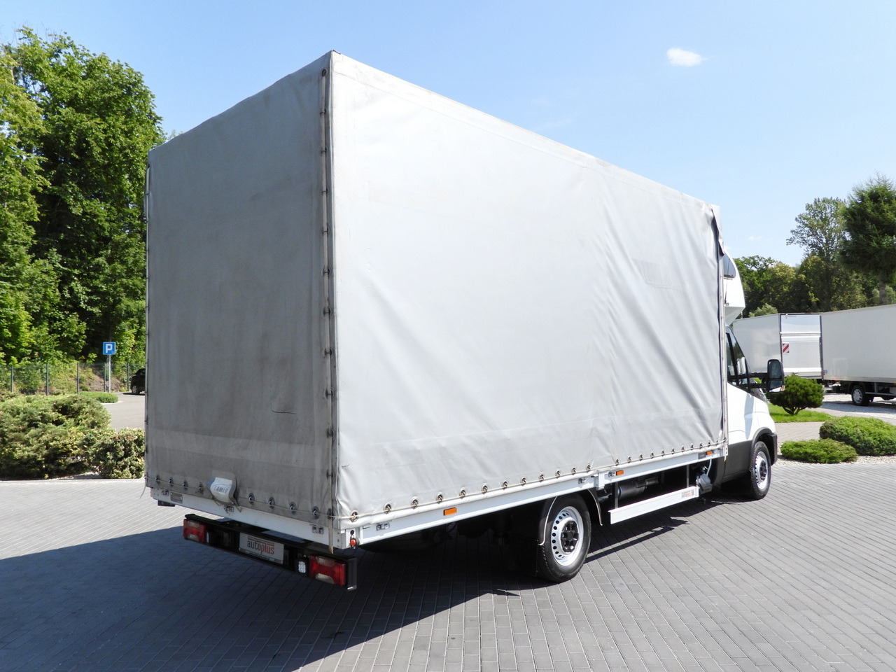 IVECO DAILY 35S18 TARPAULIN 10 PALLETS WEBASTO CRUISE CONTROL LED LIGHTS PNEUMATICS AIR CONDITIONING 180HP - Curtain side van: picture 3 IVECO DAILY 35S18 TARPAULIN 10 PALLETS WEBASTO CRUISE CONTROL LED LIGHTS PNEUMATICS AIR CONDITIONING 180HP - Curtain side van: picture 3