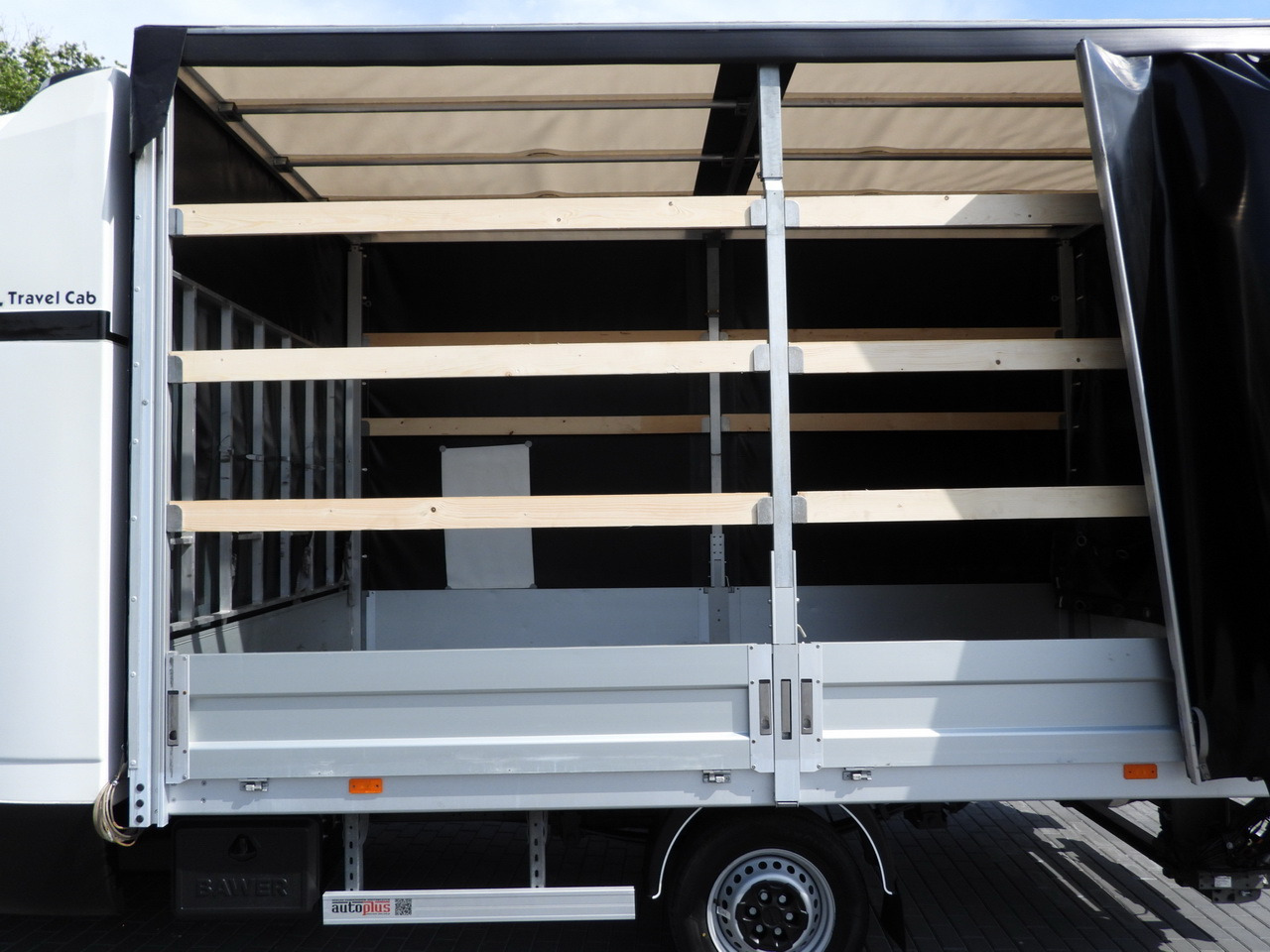 Curtain side van IVECO DAILY 35S18 TARPAULIN LIFT 8 PALLETS CRUISE CONTROL AIR CONDITIONING 180HP: picture 29 Curtain side van IVECO DAILY 35S18 TARPAULIN LIFT 8 PALLETS CRUISE CONTROL AIR CONDITIONING 180HP: picture 29