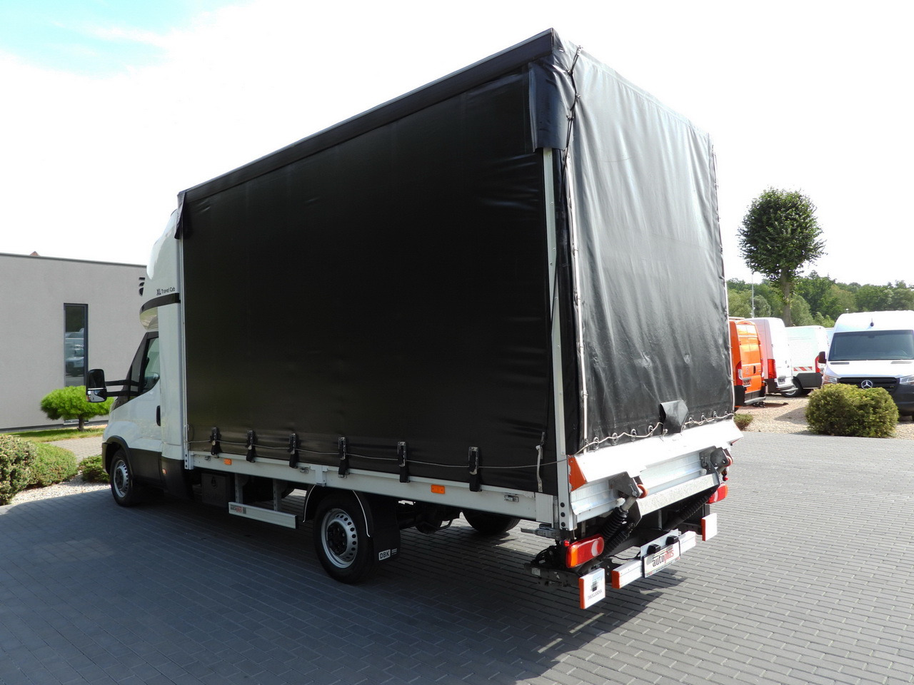 Curtain side van IVECO DAILY 35S18 TARPAULIN LIFT 8 PALLETS CRUISE CONTROL AIR CONDITIONING 180HP: picture 10 Curtain side van IVECO DAILY 35S18 TARPAULIN LIFT 8 PALLETS CRUISE CONTROL AIR CONDITIONING 180HP: picture 10