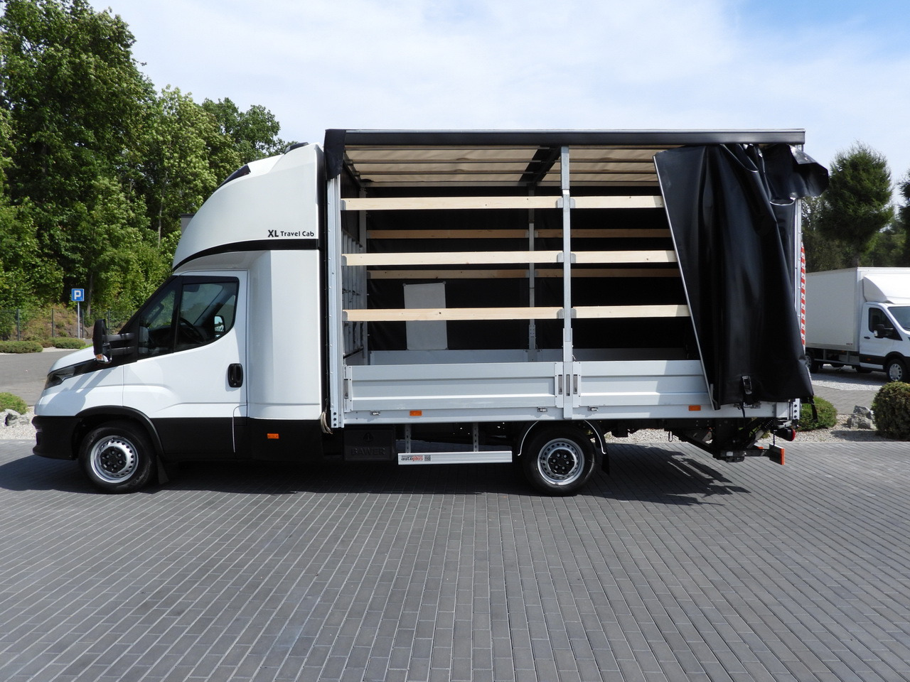Curtain side van IVECO DAILY 35S18 TARPAULIN LIFT 8 PALLETS CRUISE CONTROL AIR CONDITIONING 180HP: picture 9 Curtain side van IVECO DAILY 35S18 TARPAULIN LIFT 8 PALLETS CRUISE CONTROL AIR CONDITIONING 180HP: picture 9